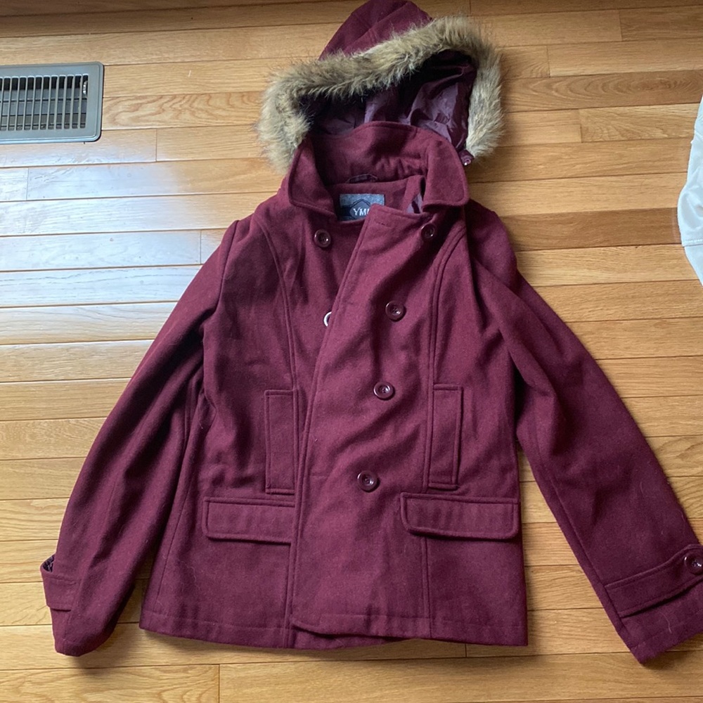 Women’s coat with detachable hood